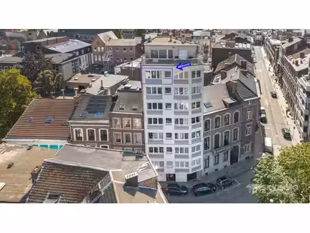 studio rénové avec vue dégagé  à deux pas de liège-carré