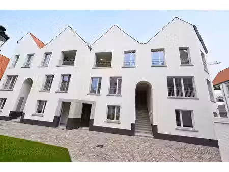 luxueus nieuwbouwappartement in hartje brugge met autosta...