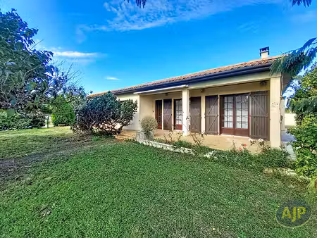 maison avec piscine et dépendance à gaillan-en-médoc !