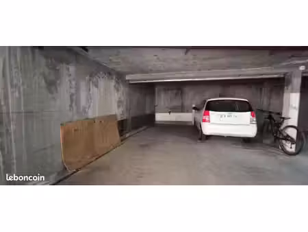 parking/box pau