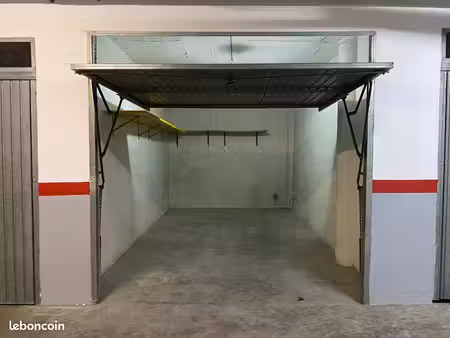 box fermé 20 m² – roses  costa brava (espagne)