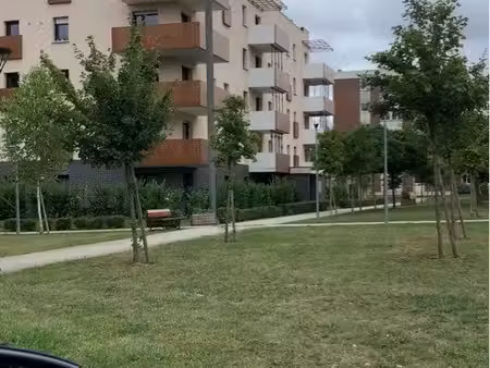 un appartement t2 très lumineux et agréable à vivre à amiens