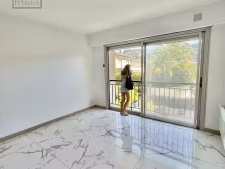 studio 1 pièce 18 m²