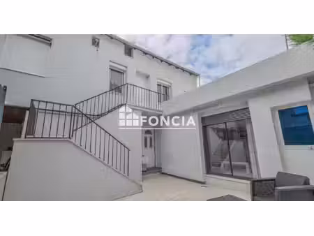 maison de ville avec cour privative de 100 m²