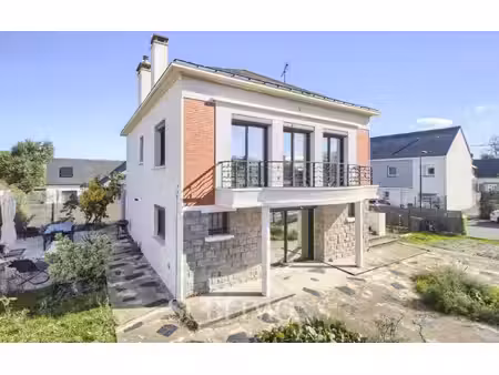 maison familiale de 140 m² avec jardin clos de près de 500 m²
