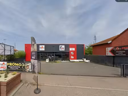 à louer ? local commercial avec excellente visibilité ? zone carrefour mably