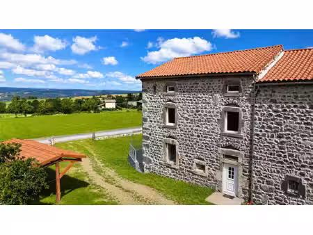 magnifique corps de ferme rénové avec 5 chambres  dépendances et vue panoramique