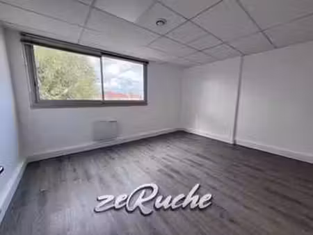 vente bureaux et commerces à douvres-la-délivrande (14440) : à vendre / douvres-la-délivra