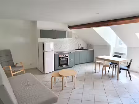 t2 meuble dans l'hyper-centre de grenoble