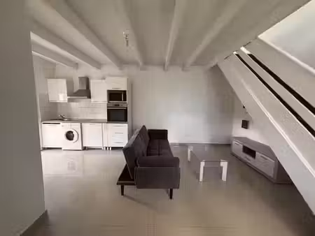 location meublée appartement 4 pièces 83 m² à le moule (97160)  990 €