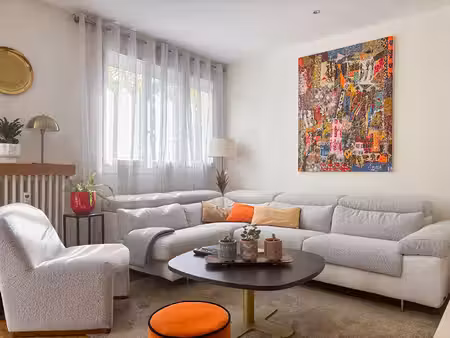 a vendre - appartement t3 de 68 m² avec balcon  cave et grenier dans résidence avec ascens