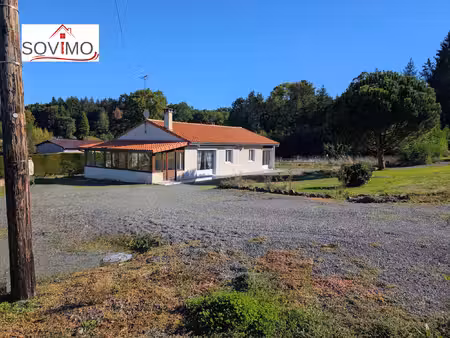 le charme d'un plain pied de 1975 sur plus de 4700 m2 de ter