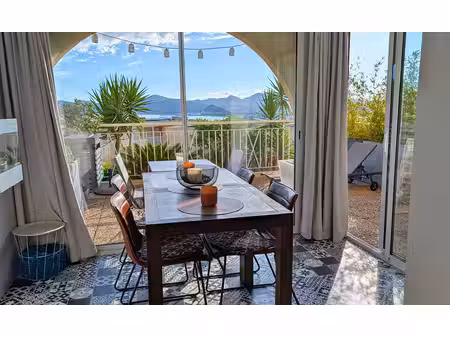 vue mer  grande terrasse et garage