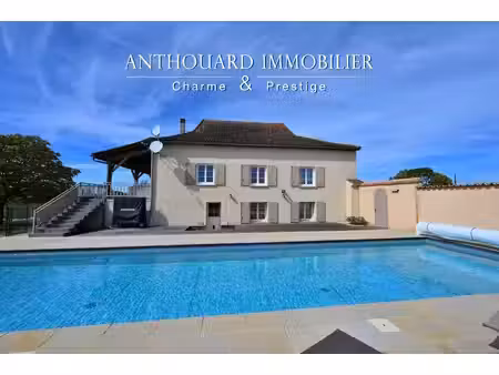 agréable maison de famille avec piscine sur 4ha