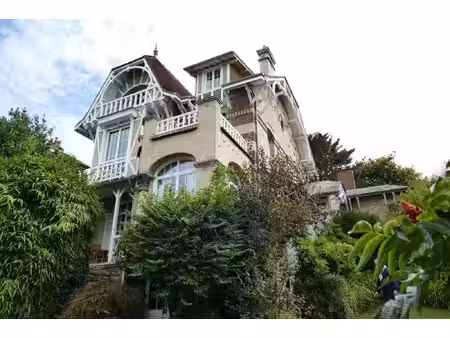 au havre  une villa anglo-normande dans un jardin luxuriant