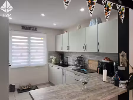 a vendre à saint léonard maison d'habitation entiérement rénovée  t5 sur sous-sol complet.