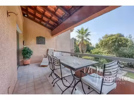 exclusivite à vendre – rayol-canadel-sur-mer – appartement 3 pièces à 500 m de la plage –.