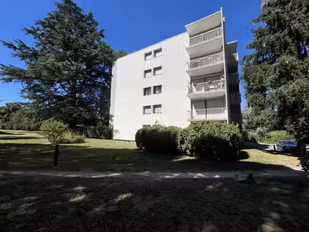 t4 lumineux avec balcons et vues sur les massifs à eybens