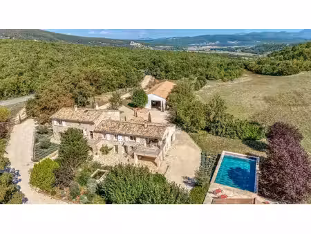 ancienne ferme avec deux logements et dépendances à vendre près de simiane-la-rotonde