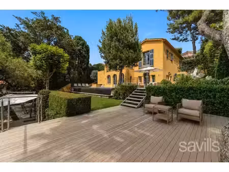 villa de luxe rénovée pieds dans l'eau à saint-jean-cap-ferrat