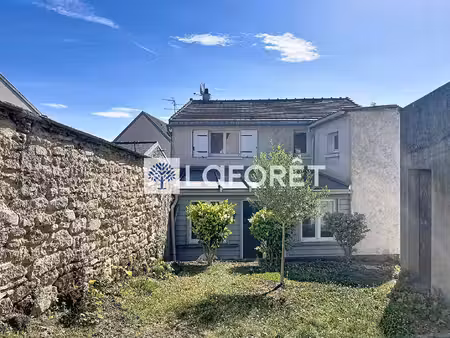 le charme d'une maison ancienne au coeur du village