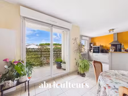 centre saint sébastien  beau t3   2 chambres  avec balcon et grand garage (44230)