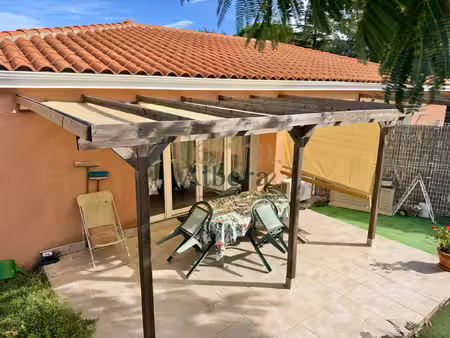 laroque des albères - ensemble immobilier de deux logements pour résidence et location