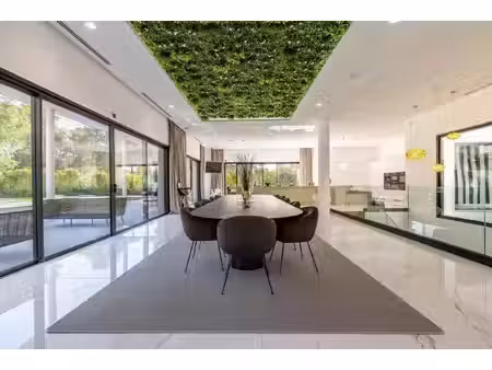 somptueuse villa de plus de 1 300m² au nord de montpellier