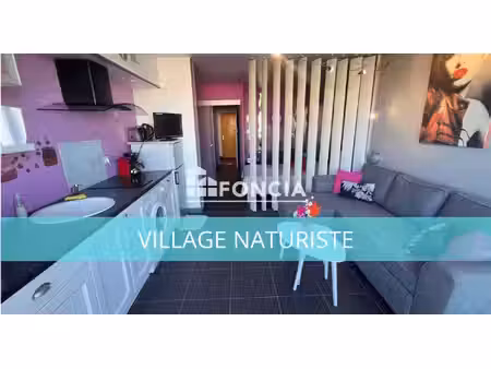 cap d'agde - village naturiste : t2 rénové avec terrasse et parking privé  fort potentiel 