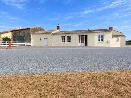 maison de campagne et village paulx