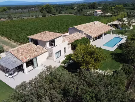 eygalières   l' oliveraie d'eygalières   domaine contemporain d'environ 635 m² sur près de