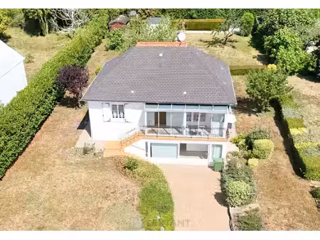 fondettes. maison avec jardin de 1 000 m² dans un environnement privilégié