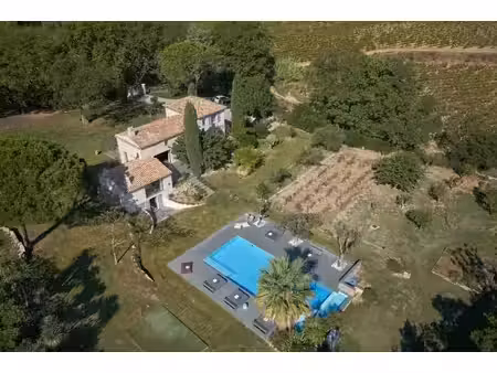 rare villa de prestige à vendre à gassin avec piscine et héliport