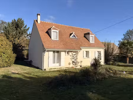 belle maison traditionnelle sur sous sol total 5 chambres !