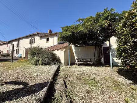 deux maisons de campagne