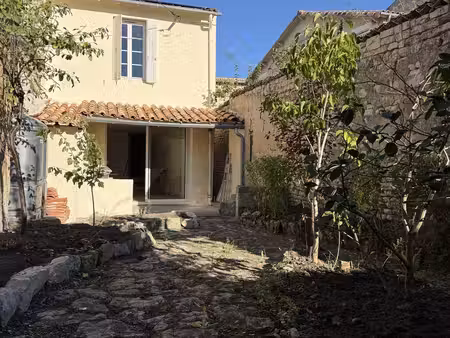 maison à mauzé-sur-le-mignon (79210)