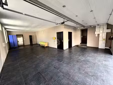 ensemble immobilier de 430 m² avec bureaux  dépendances et sta