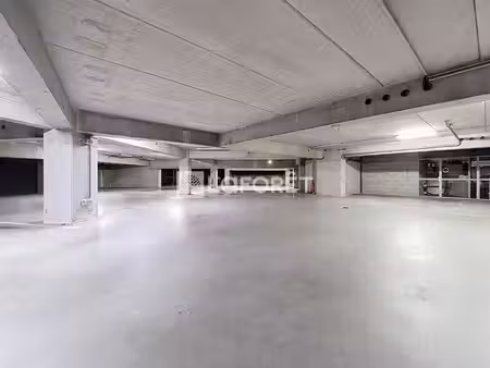 place de stationnement privative en sous-sol - arcades rougé  cholet