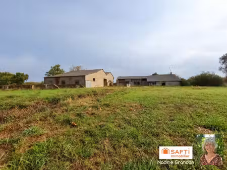 corps de ferme pour projet agricole  2 hectares
