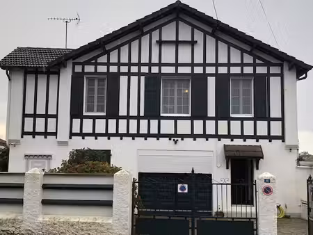 jolie maison à vendre à proximité de toutes commodités puyoô