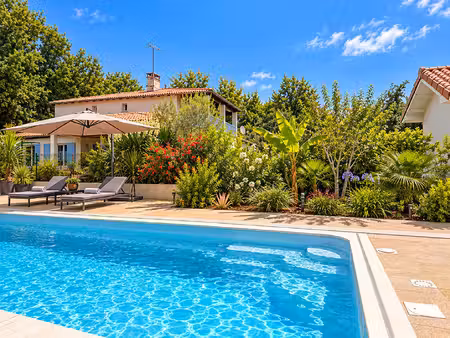 villa etaules 8 pièces 203 m2