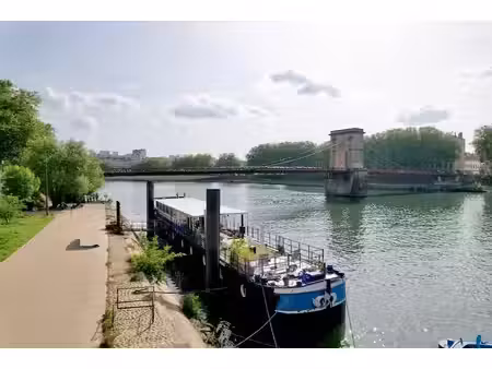 péniche --- vivre autrement  au fil de l’eau… lyon 4