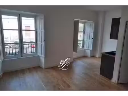 location - appartement 1 pièces 28 m