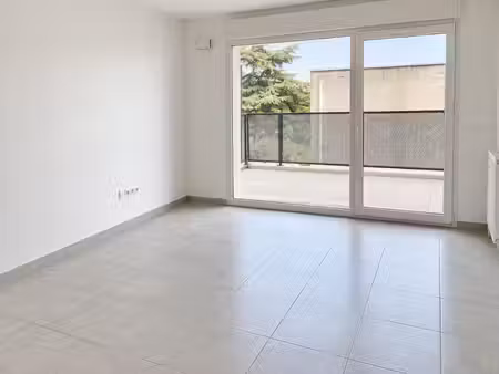 t3 avec garage et balcon à noisy-le-sec