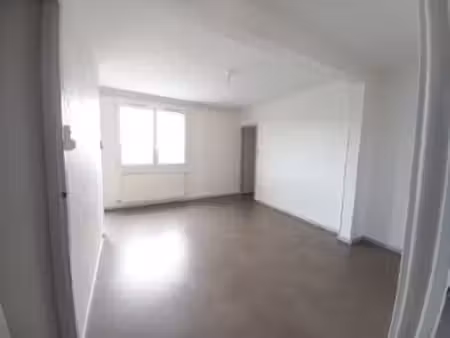 appartement t 3 aux reoes