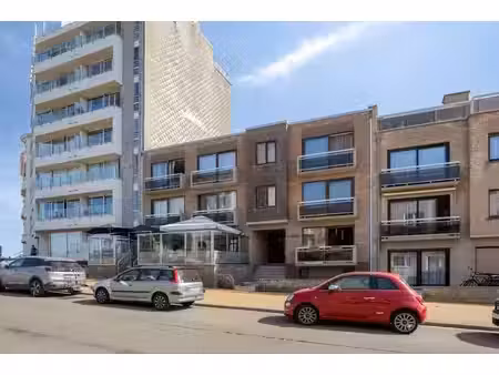 unieke horecagelegenheid met terras nabij het strand