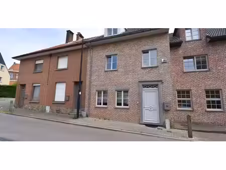 maison à louer à sint-pieters-leeuw pour € 1.700 avec 3 chambres à coucher