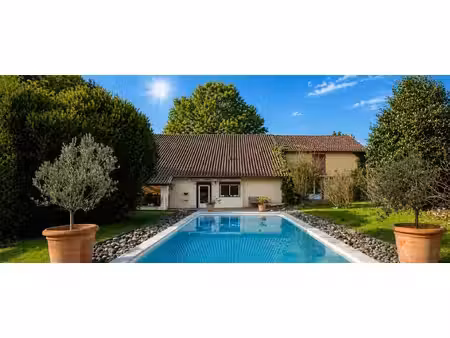 maison de maÎtre de caractère – 251 m² – piscine – parc de 5 000 m² - léren (64270) –