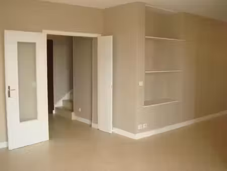 appartement 3 pièces avec balcon  garage et parking – quartie