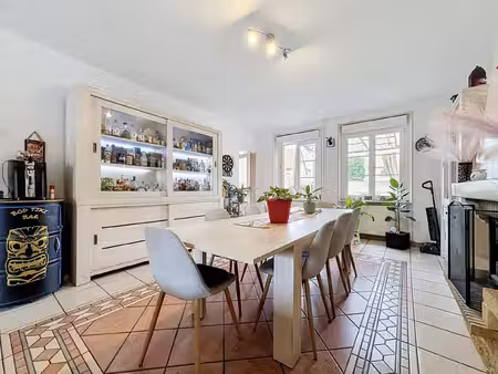 maison en pierre mitoyenne – 197 m² – 4 chambres – garag